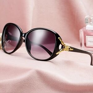 Classy Black & Gold Fox Detail Women's Sunglasses. New!